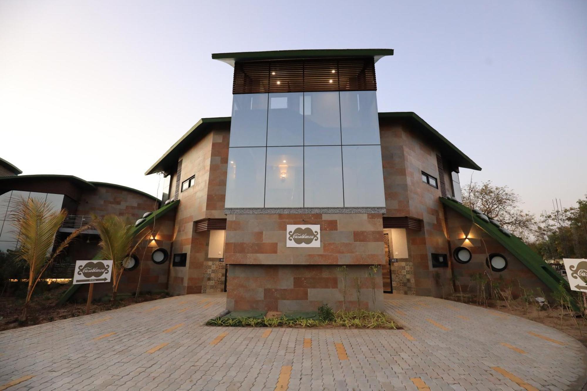 Neonz Resort & Club Ананд Экстерьер фото