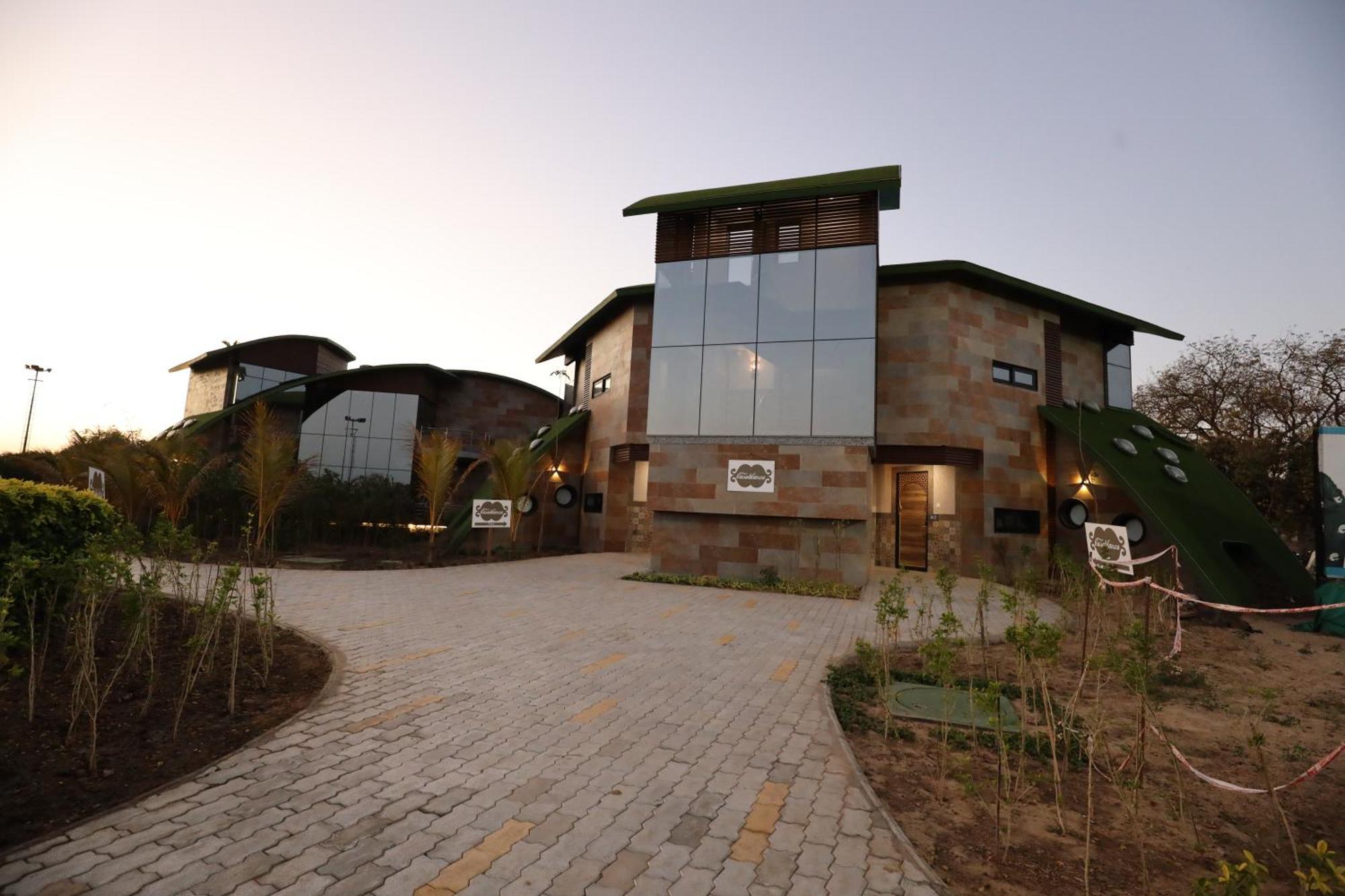 Neonz Resort & Club Ананд Экстерьер фото